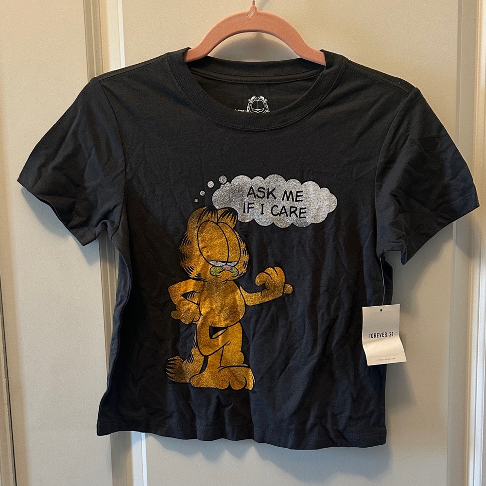 NWT Forever 21 Logo Tee Garfield size Small
